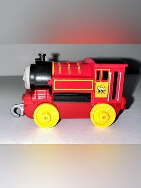 2018 Thomas & Friends TrackMaster "Push Along" Victor